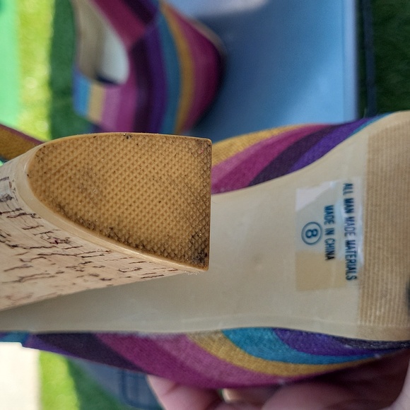 Heels, rainbow colors - Picture 5 of 5